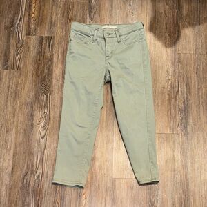 Levi Shaping Skinny Capri- W26